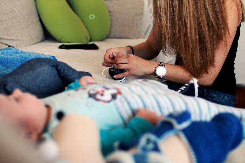 bébé couché lui apprendre à s'endormir