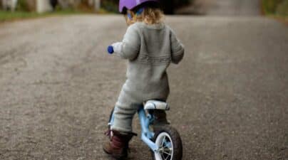 Apprendre à un enfant à faire du vélo en région lyonnaise : nos conseils