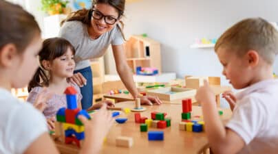 garde d'enfant à domicile lyon éducation positive