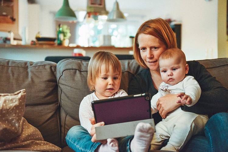 baby sitter lecture avec enfants